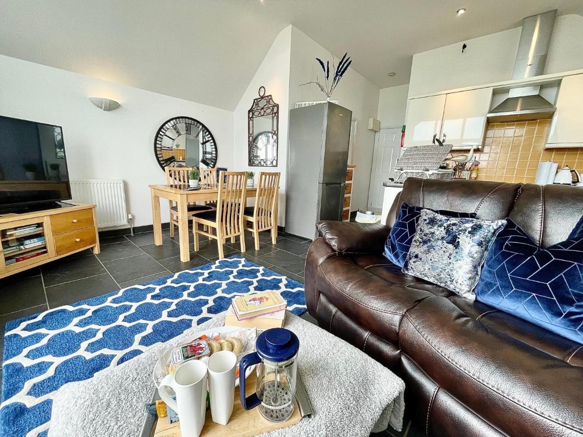 The Mermaids Watch Pendine Dog Friendly With Cymru Holidays Exterior photo
